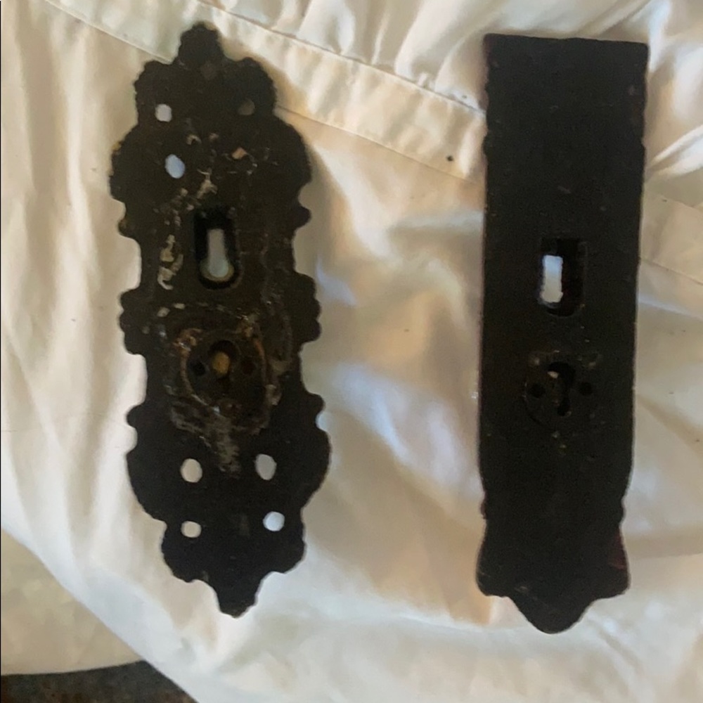 Two vintage knobs. - Picture 2 of 2